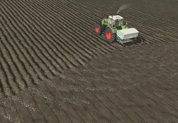 Amazone Seed Sprayerверсия 1.0.0.0 для Farming Simulator 2025