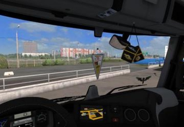 Кубики + Вымпелверсия 1.0 для Euro Truck Simulator 2 (v1.35.x, 1.36.x)