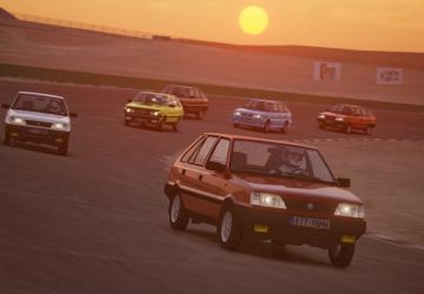 FSO Polonez Caroверсия 1.4 для Assetto Corsa