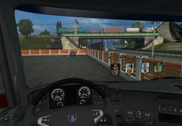 Bikini Hot Girls Pennants Packверсия 1.0 для Euro Truck Simulator 2 (v1.21.x, - 1.31.x)